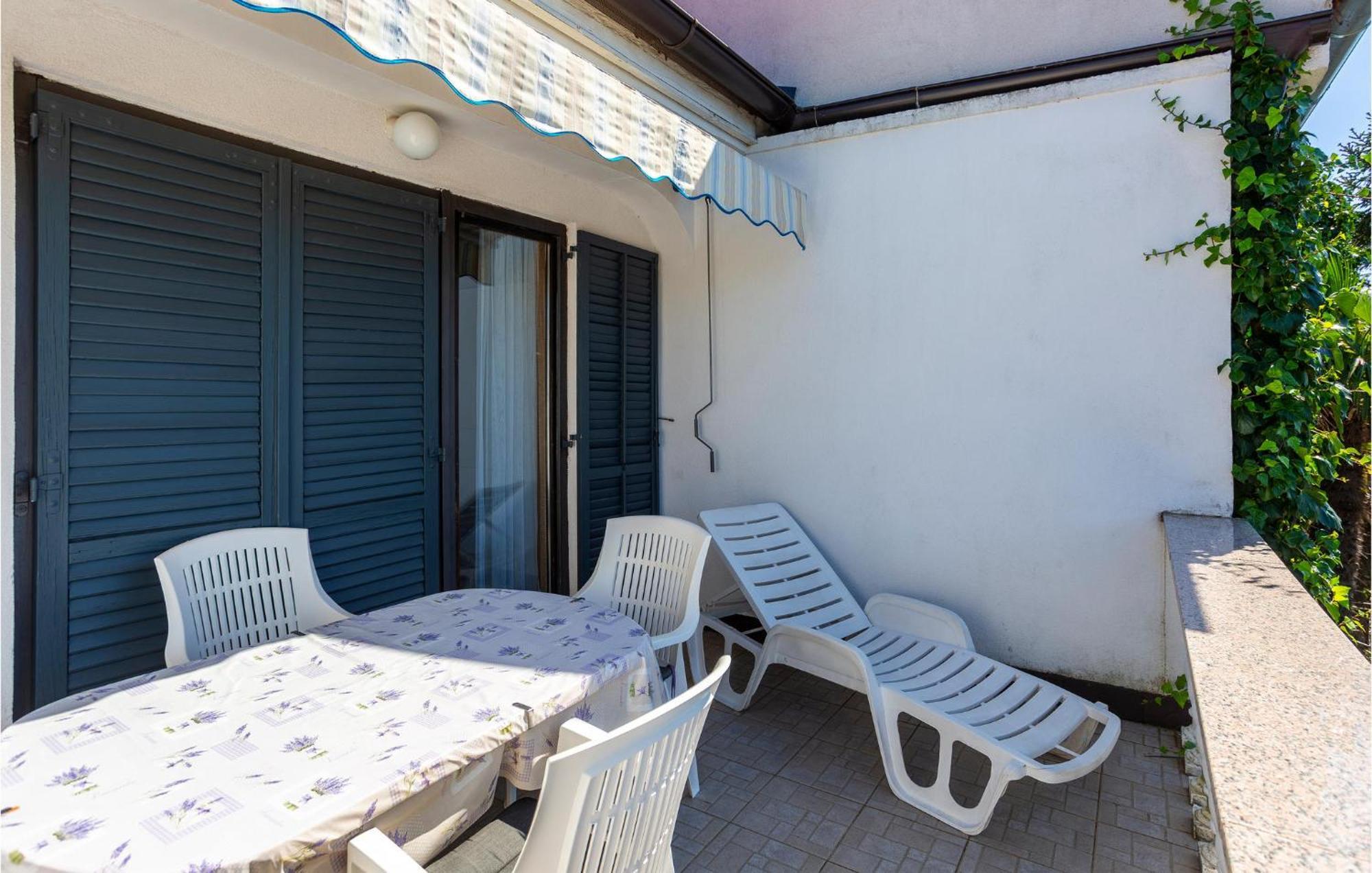 Beautiful Apartment In Malinska With Kitchen Exterior photo