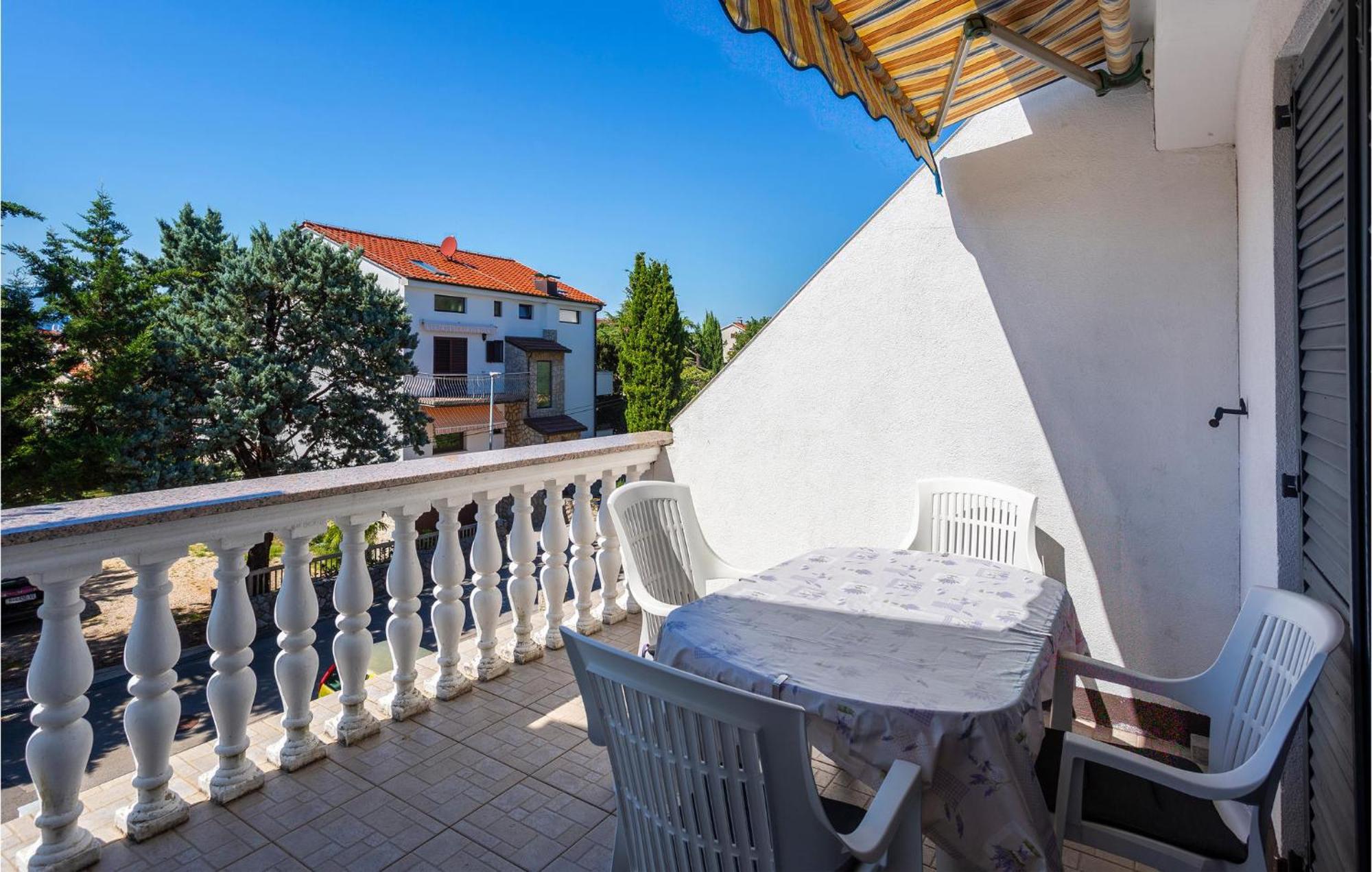 Beautiful Apartment In Malinska With Kitchen Exterior photo